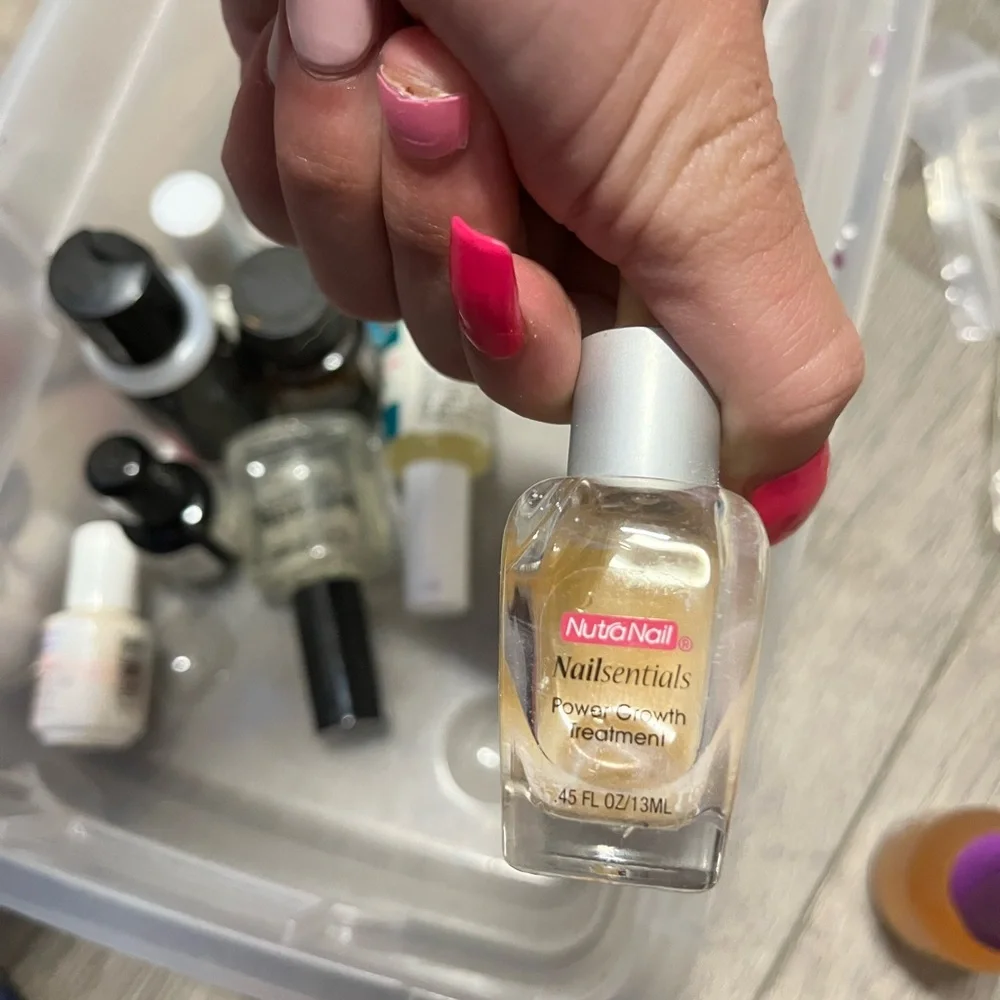 nails - Picture 15 of 16
